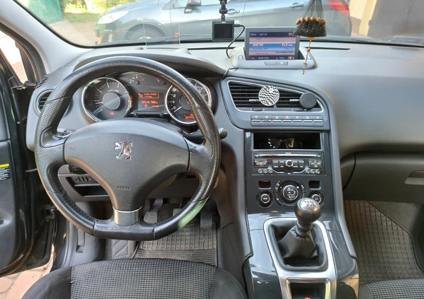 Peugeot 5008 cena 23900 przebieg: 227000, rok produkcji 2010 z Kudowa-Zdrój małe 232